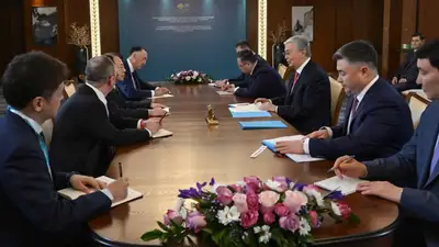 Обсудил с президентом Азиатского банка, фото - Новости Zakon.kz от 08.06.2023 19:41