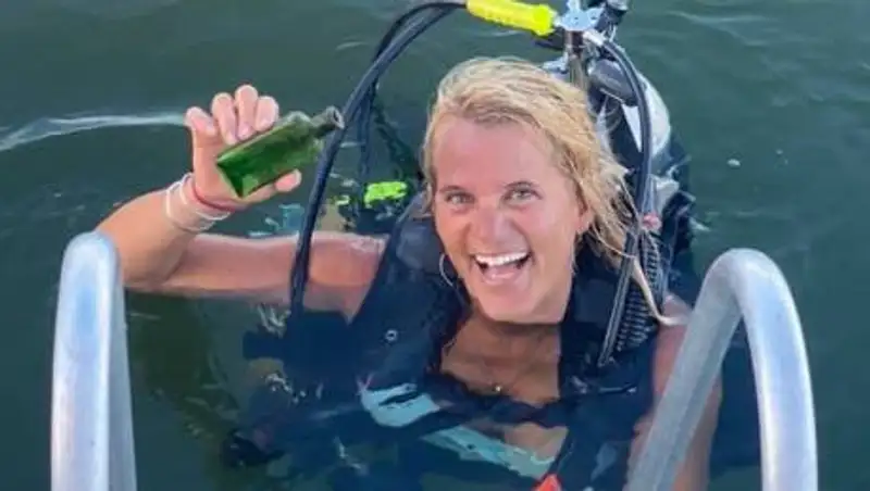 Американка нашла в реке почти столетнее послание в бутылке