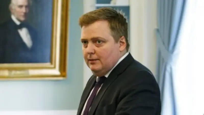 Офшорный скандал: Премьер Исландии попросил президента распустить парламент