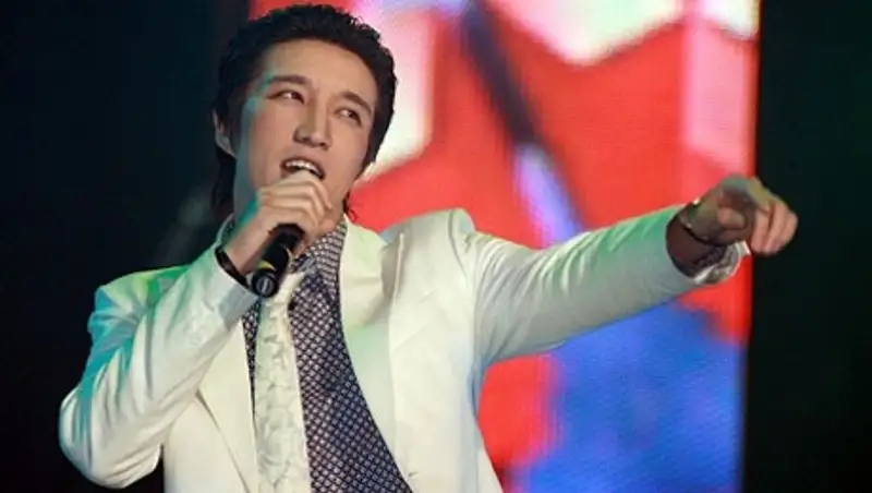 Певец Айкын: прошу зрителей голосовать за песню на «Turkvizyon» не по принципу землячества