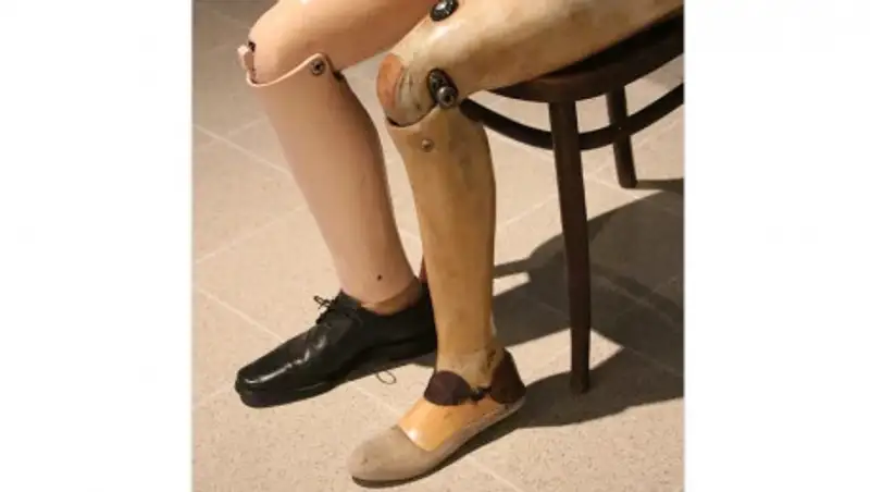 Казахстанец пытался провезти наркотики в протезе