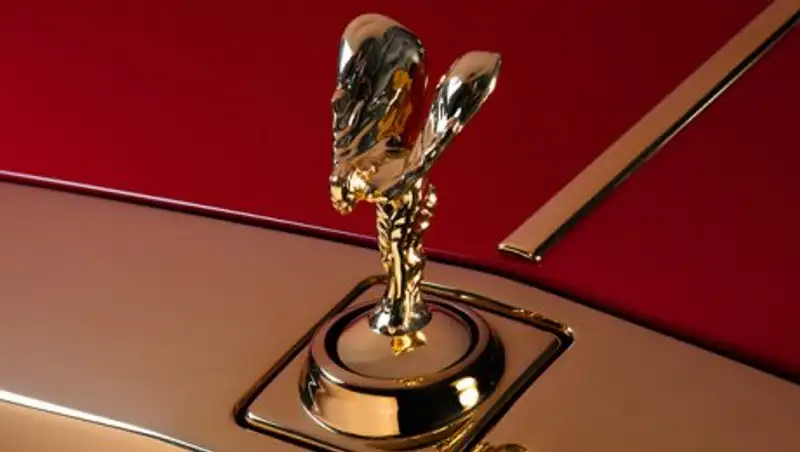 Rolls-Royce собрал два золотых «Фантома»