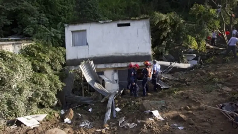 В Гватемале на месте схода оползня найдены тела 263 человек