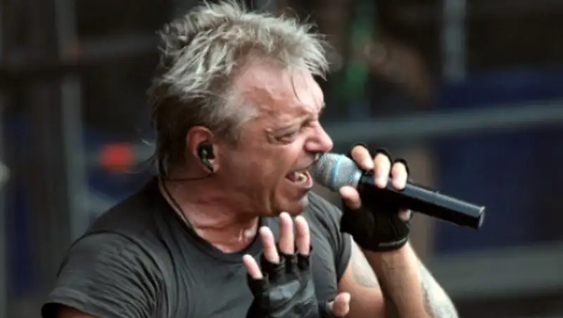 Состояние госпитализированного с инфарктом Кинчева стабилизировалось