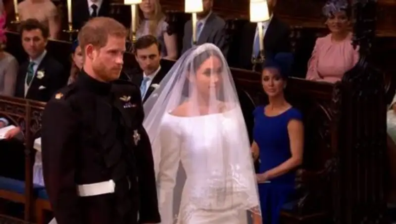 В свадебном платье Меган Маркл нашли подвох