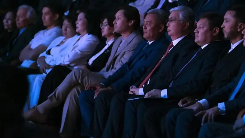 Токаев посетил спектакль "Жошы хан"