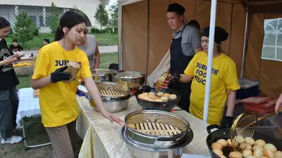 Казахстан Астана фестиваль баурсаки, фото - Новости Zakon.kz от 08.07.2023 17:02