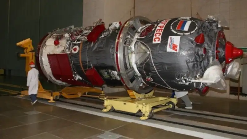 На космодроме Байконур к старту готовится первый после аварии корабль «Прогресс»