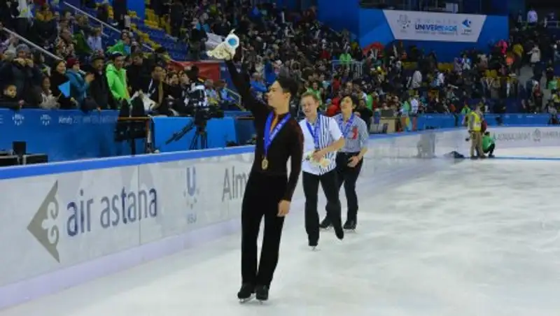 Фанаты оригинально поздравили Дениса Тена с победой