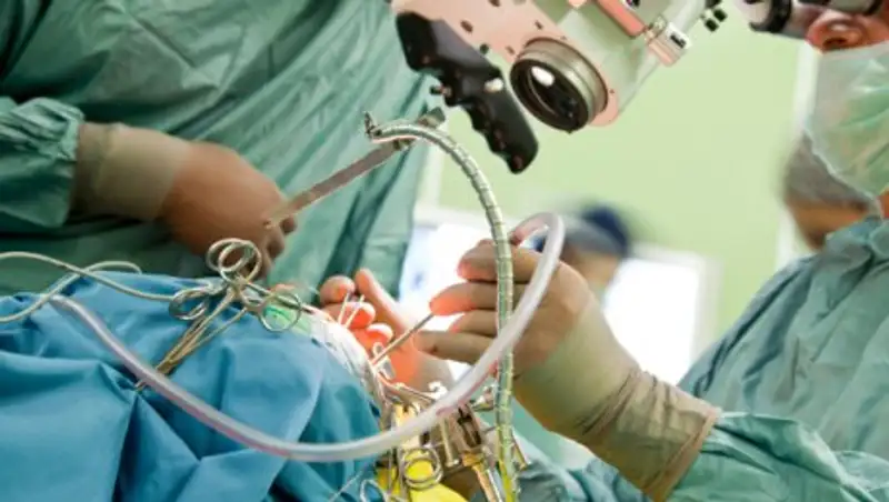 В ЮКО казахстанские и российские врачи провели совместную операцию