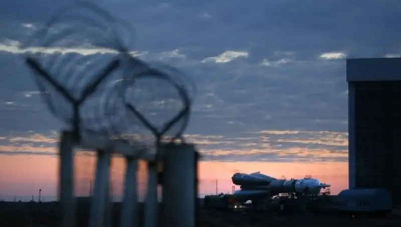 Медведев поздравил коллектив космодрома Байконур