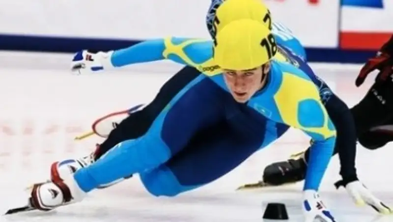 Казахстанцы выиграли «золото» и «серебро» на этапе Кубка мира по шорт-треку