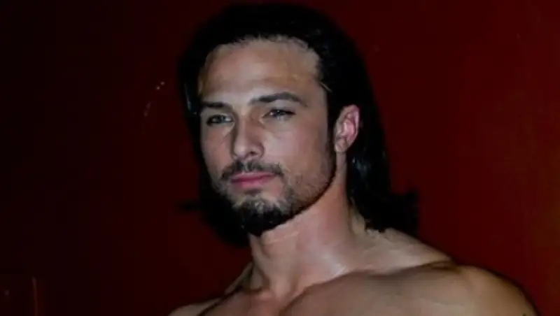 Актер из сериала Могучие рейнджеры заколол мечом своего соседа