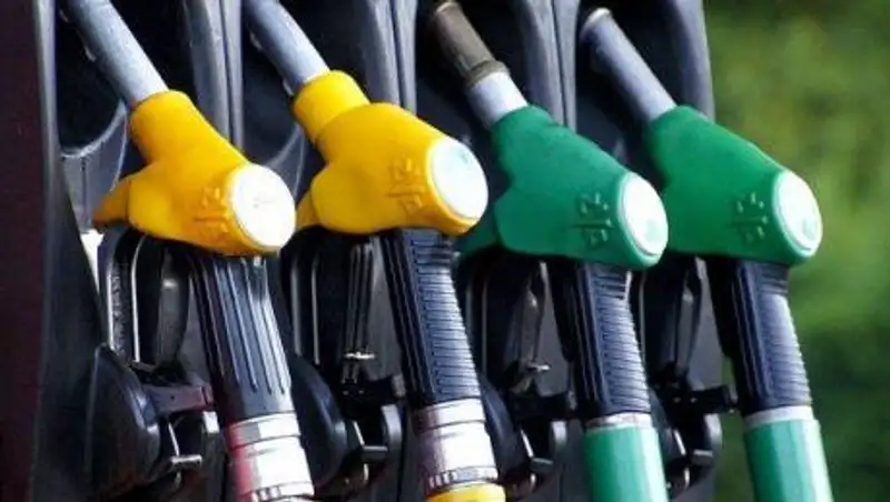 Двоих павлодарцев подозревают в краже нефтепродуктов