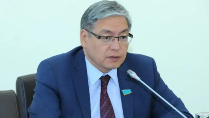 Согласия акимата на проведение мирного собрания не требуется - мажилисмен Канат Мусин