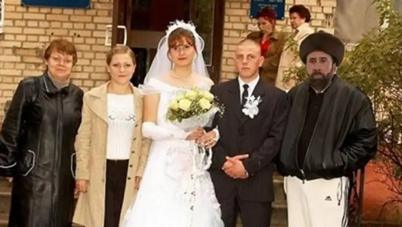 Абаев не видит ничего плохого в мемах с Николасом Кейджем в чапане