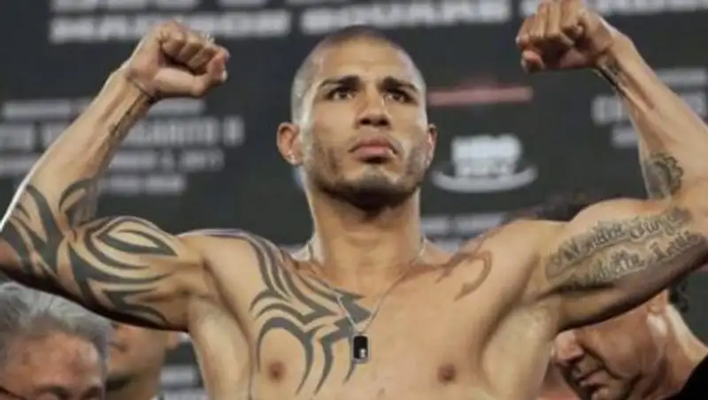 Мигель Котто стал новым чемпионом WBO в первом среднем весе