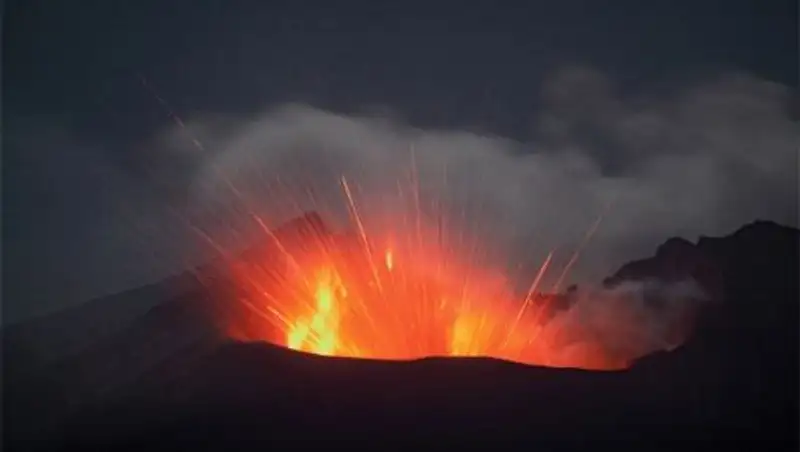 В Японии объявлено об активизации вулкана Ио