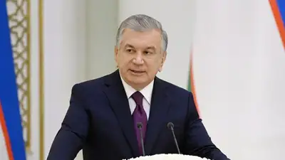 Президент Узбекистана обвинил чиновников и депутатов в безразличии 