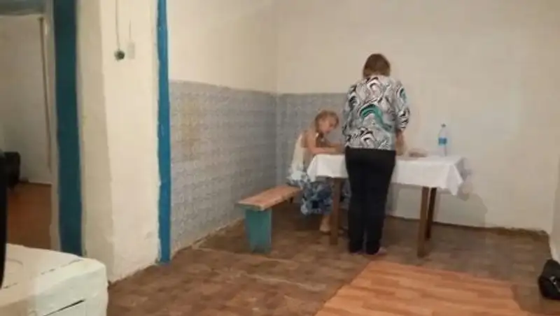 Мама 11-летней школьницы подрабатывающей репетитором боится, что ее дочь обидят