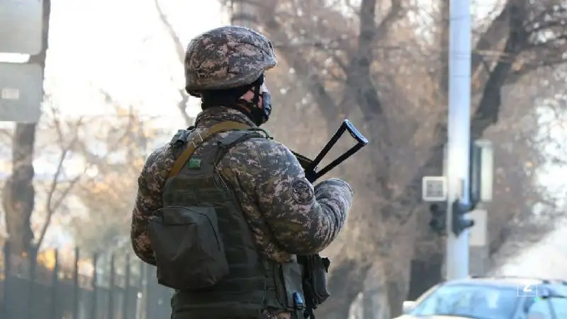 В Нур-Султане задержали подозреваемого в поджоге здания партии Nur Otan