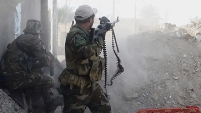 Cмертник на танке взорвал склад боеприпасов в Ираке