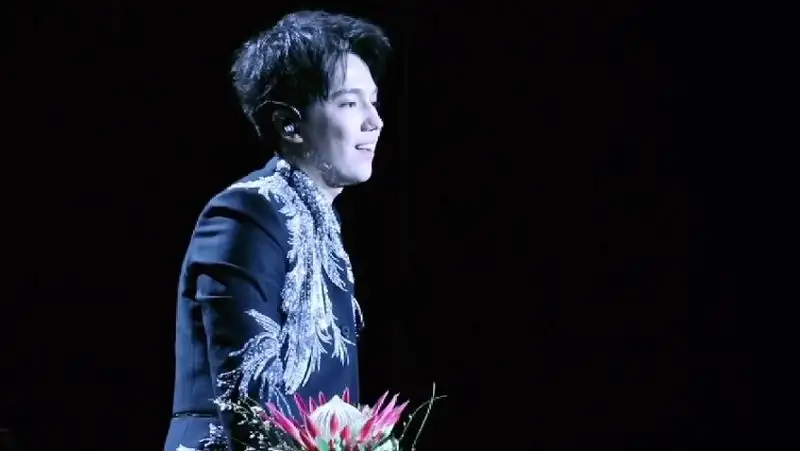 «Самый большой хор в мире»: Димаш Кудайберген опубликовал очередное видео