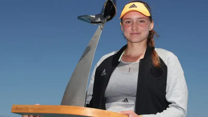 Елена Рыбакина – победительница турнира WTA в Хобарте