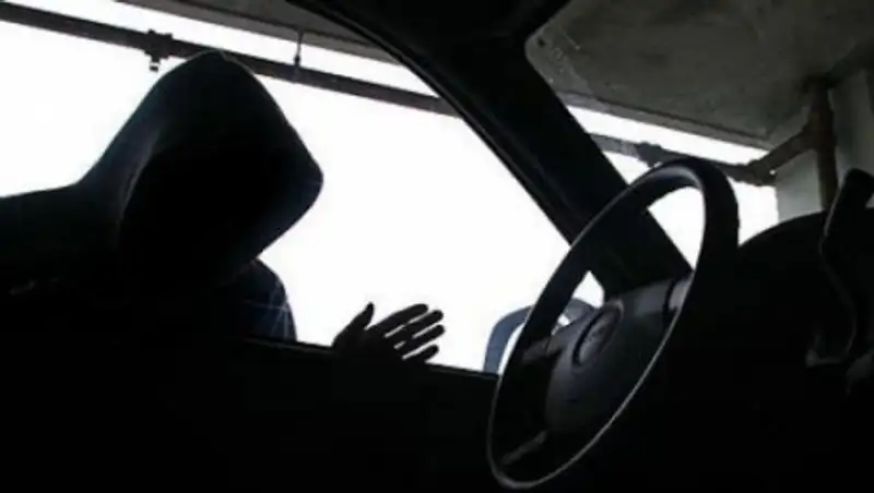 Пожилая француженка догнала угнавшего ее машину подростка