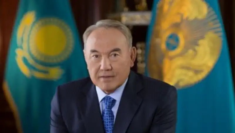 Президент Казахстана перед сном слушает Моцарта