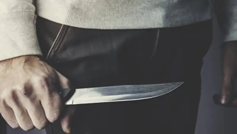 В Китае мужчина напал с ножом на прохожих и поджег школу