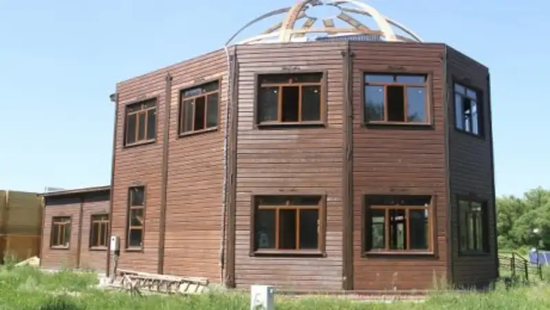 Двухэтажный экодом горел в Усть-Каменогорске