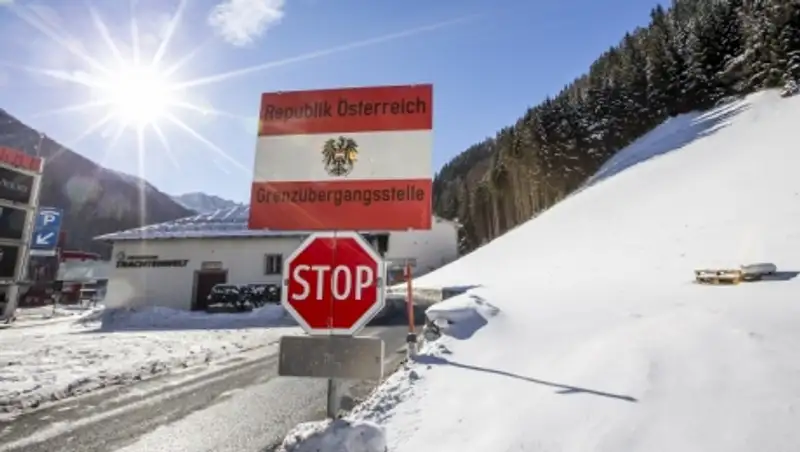 Reuters: Австрия решила ужесточить контроль на границах