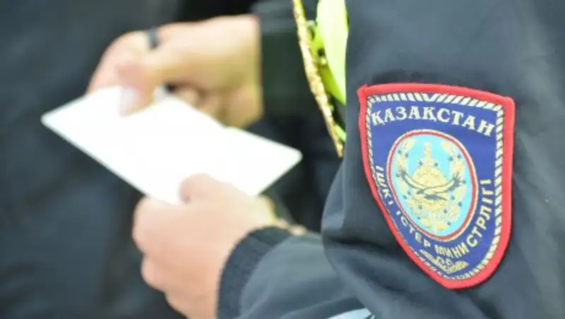 В Астане полицейского, сбившего детей на «зебре», могут лишить прав на год