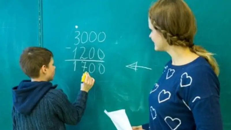 В ВКО учителя пожаловались на уменьшение зарплаты вместо обещанного повышения