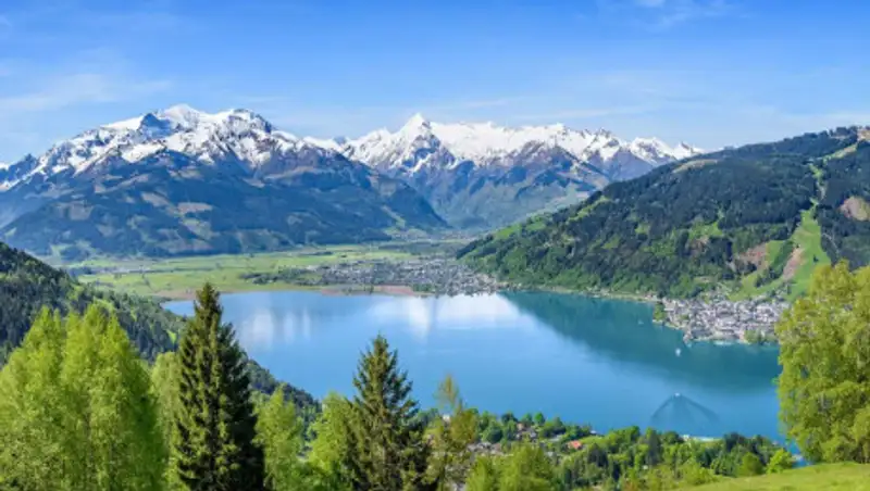 Казахстан будет оказывать правовую помощь казахстанской семье в Австрии