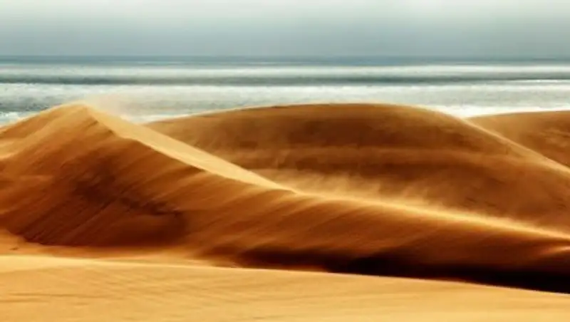 В Аравийской пустыне строят гигантский город роботов