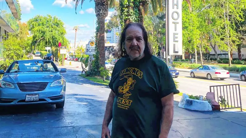 Обвиняемого в изнасилованиях порноактера признали психически недееспособным