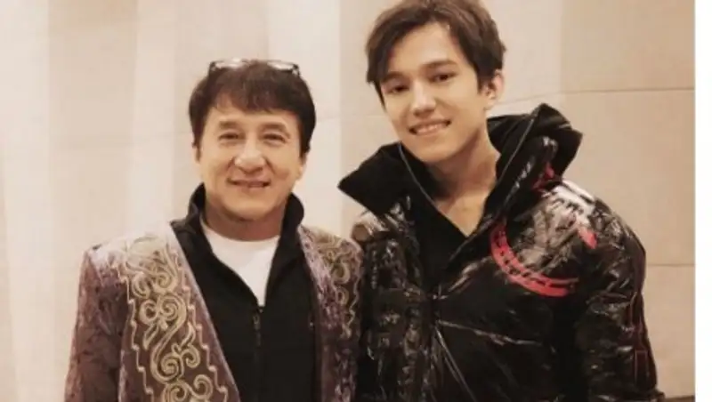 Димаш Кудайбергенов встретился с Джеки Чаном