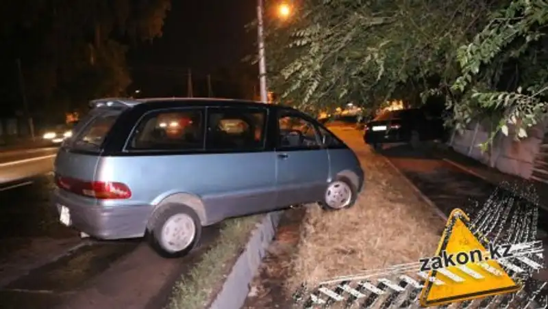 В Алматы в результате ДТП пострадала беременная девушка