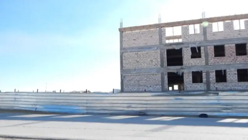 Житель Актау обеспокоен качеством строительства новых зданий