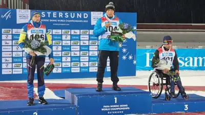 Стал чемпионом мира по пара лыжам гонкам в Швеции