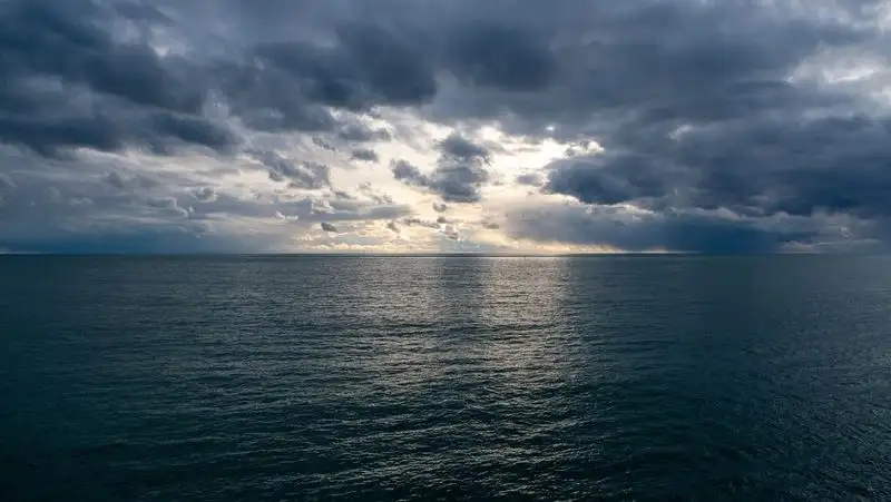 В Черном море загорелся танкер