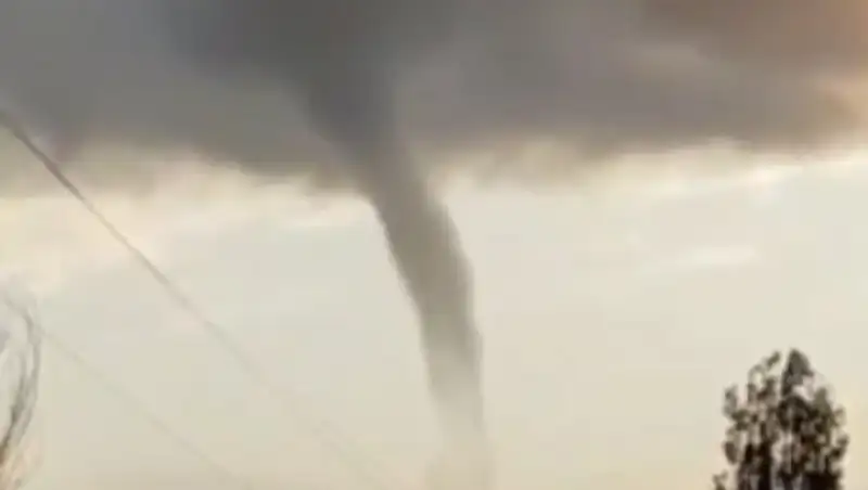 На Иссык-Куле смерч записали на видео