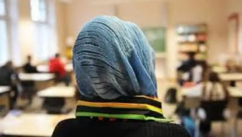 Чеченский парламент разрешил школьницам носить хиджаб