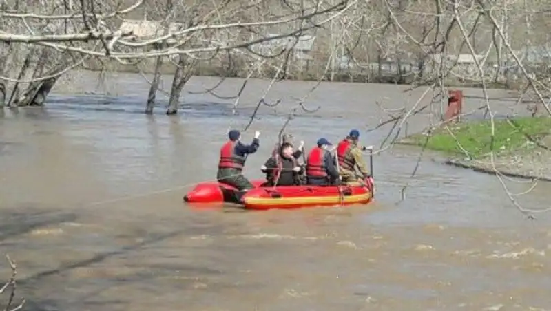 В ВКО из-за разлива реки Ульба эвакуируют людей