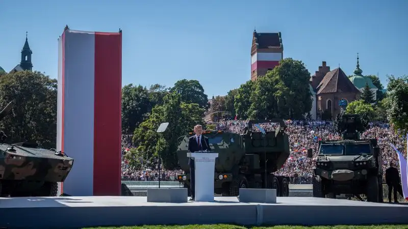Военный парад в Польше , фото - Новости Zakon.kz от 16.08.2023 01:59