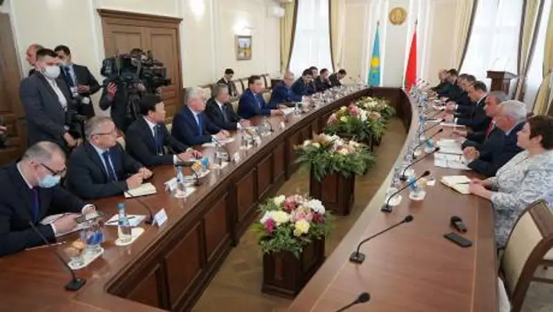 Мамин провел переговоры с премьер-министром Беларуси