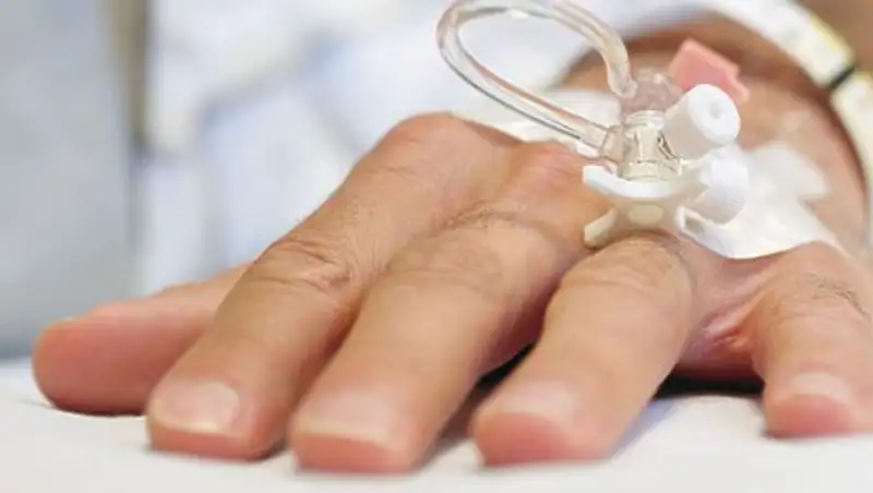 А&#1179;т&#1257;беде обыр дерті ас&#1179;ынып т&#1201;р