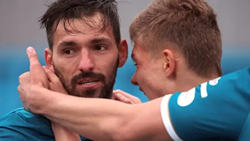 «Зенит» предложил своему капитану снизить зарплату почти в два раза